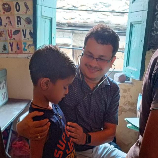 Profile photo (replace)